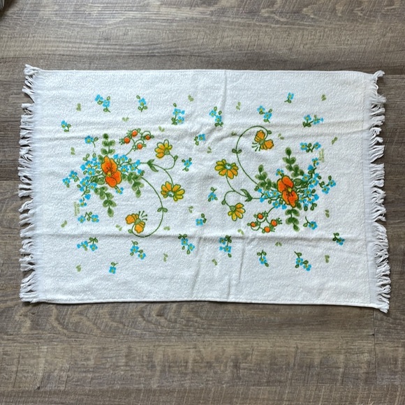 <<vintage kitchen handtowels>> - Picture 4 of 7